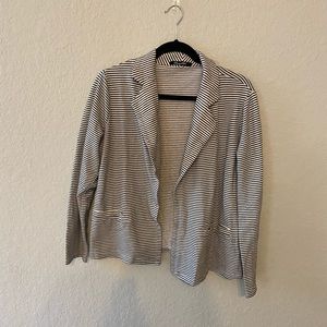 Black and white stripped stretchy blazer